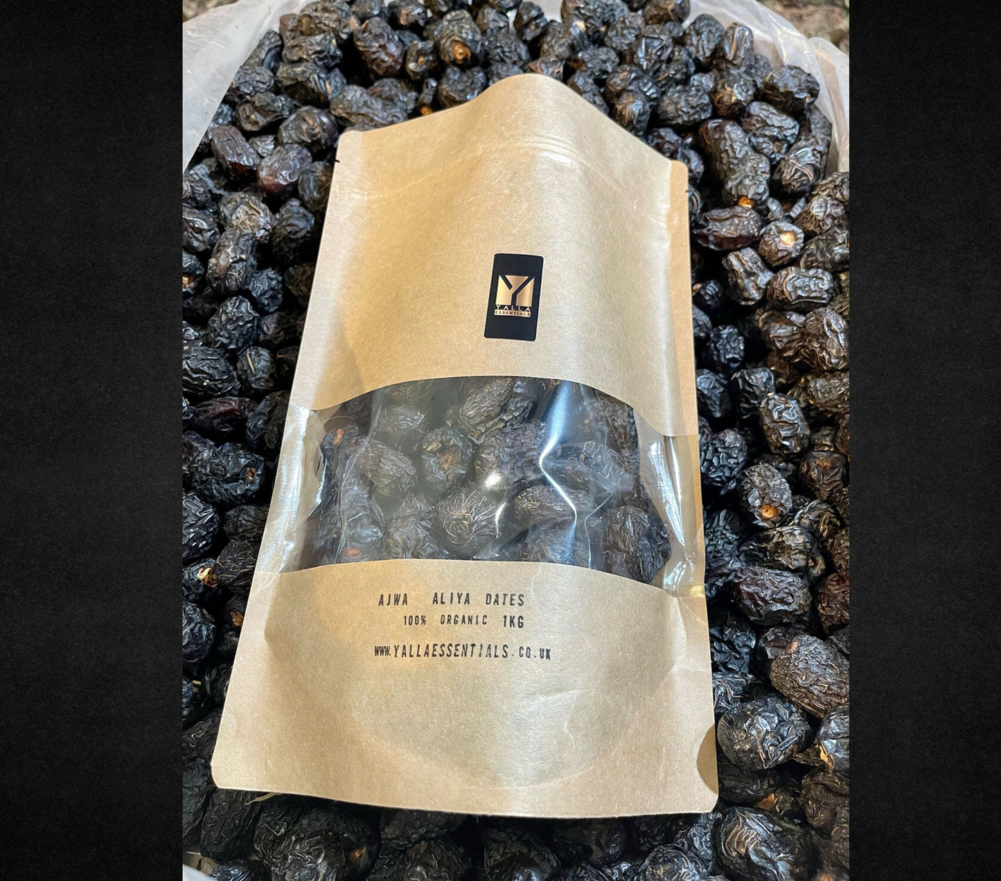 Ajwa Al Aliyah Dates - 1KG (UK only)