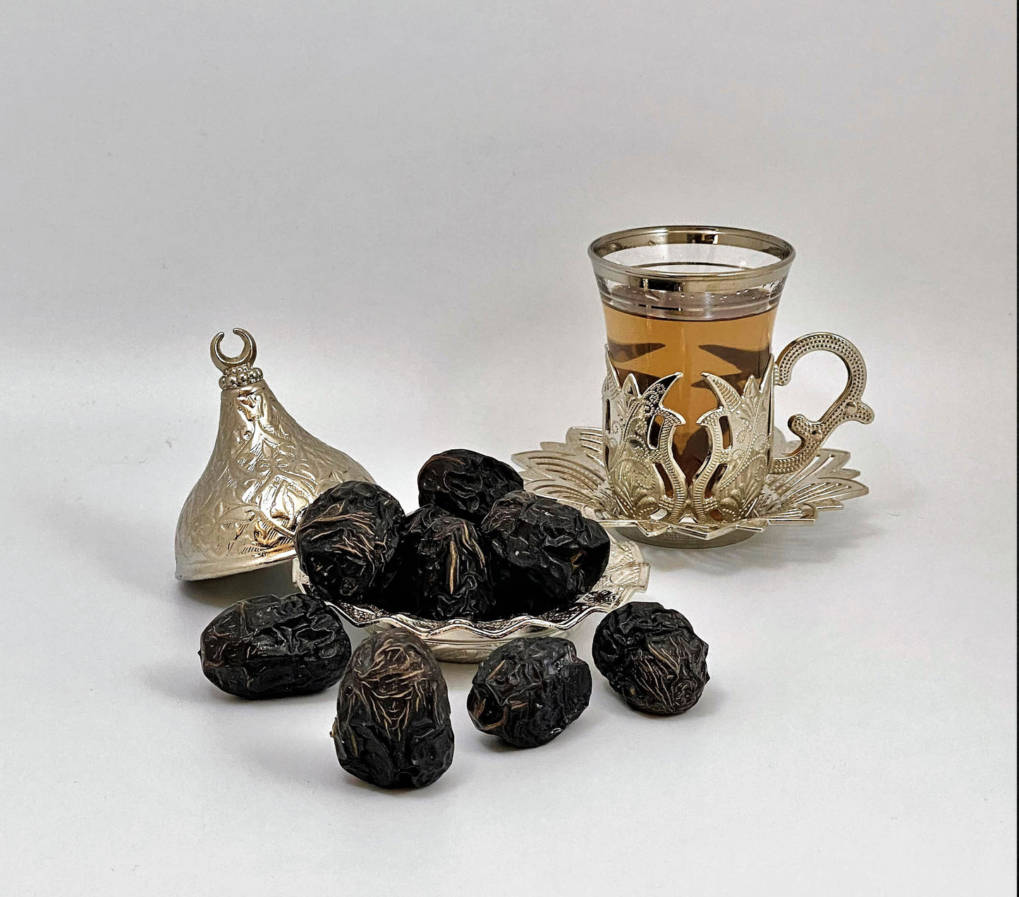 Ajwa Al Aliyah Dates - 1KG (UK only)